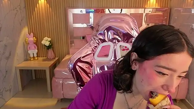 venuss09 s online show from 12-16-25, 01:15