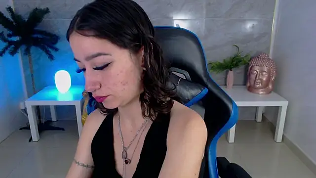 Snapshot of venuss09_s chatting on 01-08-26, 01:17 venuss09 s online show from 01-08-26, 01:17