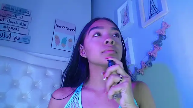 pocahontamoon online show from 09-22-25, 01:17