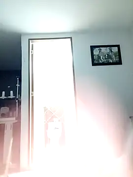 Arianna Moss online show from 10-24-25, 04:11