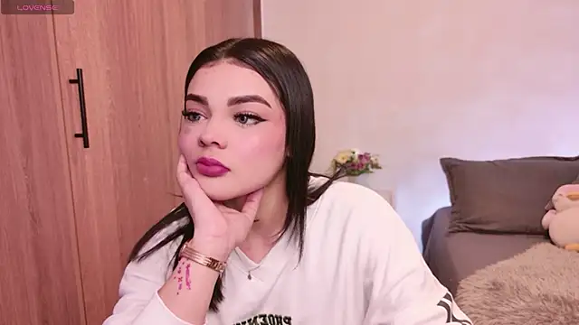 DulceDuarte online show from 11-07-25, 04:39