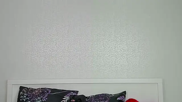 Snapshot of yourkriss_new1 chatting on 07-08-26, 07:25 yourkriss new1 online show from 07-08-26, 07:25