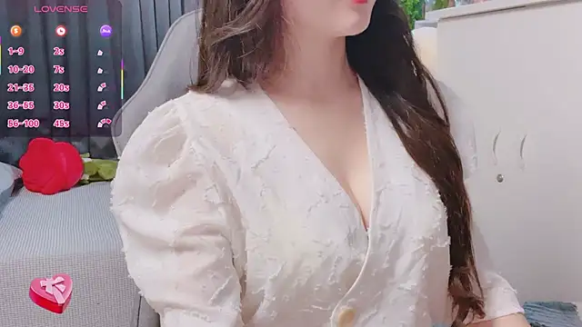 Snapshot of Quynhanh_69 chatting on 06-25-26, 03:48 Quynhanh 69 online show from 06-25-26, 03:48
