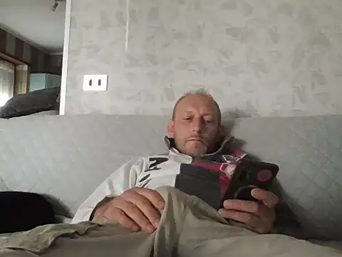 cazzoweb online show from 09-22-25, 02:34