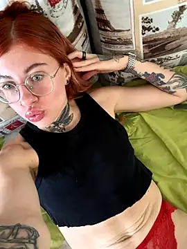 Snapshot of Nancyhot777 chatting on 09-23-25, 10:44 Nancyhot777 online show from 09-23-25, 10:44