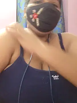 Snapshot of lathikaqueentamil chatting on 10-13-25, 07:43 lathikaqueentamil online show from 10-13-25, 07:43