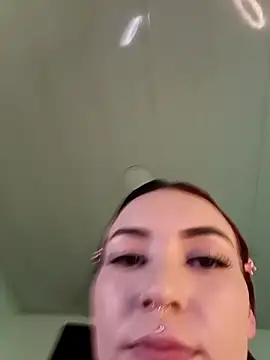 Snapshot of Madison_charlotte chatting on 02-18-26, 10:01 Madison charlotte online show from 02-18-26, 10:01