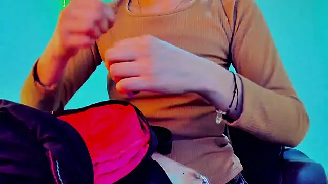 Snapshot of Madison_charlotte chatting on 01-10-26, 05:25 Madison charlotte online show from 01-10-26, 05:25