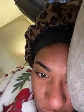 Tu GataLinda online show from 01-13-26, 01:48