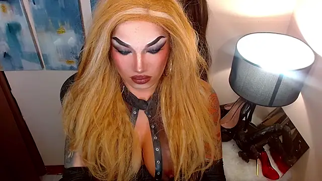 Snapshot of xmadisonmitressxx chatting on 10-05-25, 11:12 xmadisonmitressxx online show from 10-05-25, 11:12