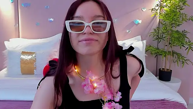 NoraHaynes online show from 02-13-26, 03:17