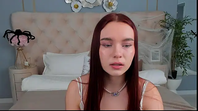 NoraHaynes online show from 11-03-25, 03:12