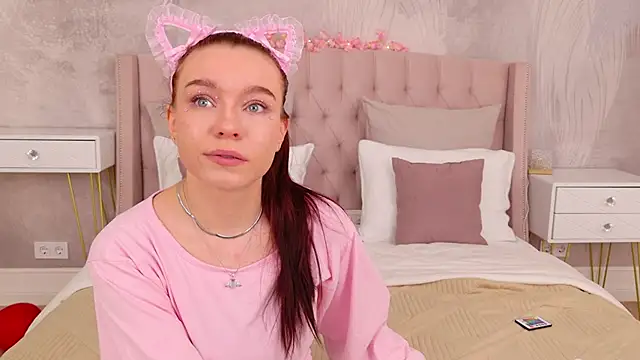 NoraHaynes online show from 02-19-26, 03:03