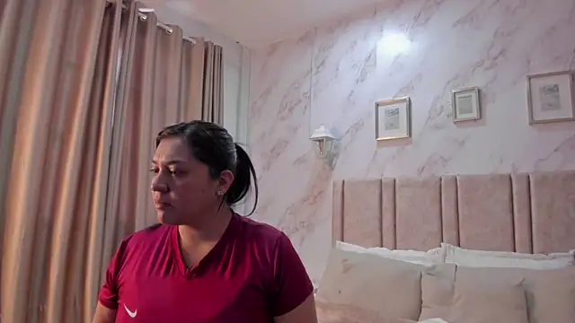 Snapshot of Paula_And chatting on 10-19-25, 07:38 Paula And online show from 10-19-25, 07:38