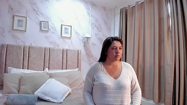 Paula And online show from 10-25-25, 07:58