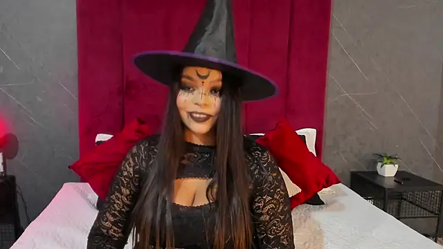 Snapshot of SiennaMonroe_ chatting on 10-31-25, 08:38 SiennaMonroe  online show from 10-31-25, 08:38