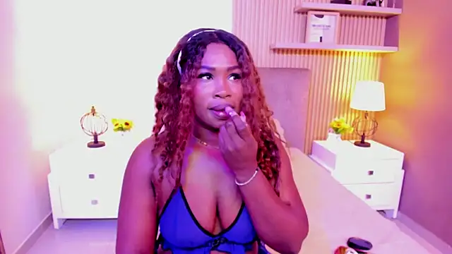 Snapshot of SerenaWinslow chatting on 07-16-26, 12:02 SerenaWinslow online show from 07-16-26, 12:02