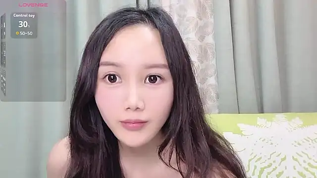 Snapshot of Aiyi909- chatting on 02-04-26, 04:02 Aiyi909- online show from 02-04-26, 04:02