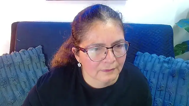 Snapshot of Linda_banks_ chatting on 05-17-26, 02:00 Linda banks online show from 05-17-26, 02:00