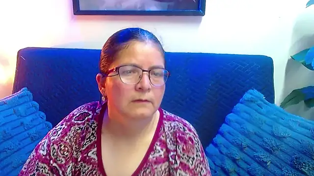 Snapshot of Linda_banks_ chatting on 05-13-26, 01:23 Linda banks online show from 05-13-26, 01:23