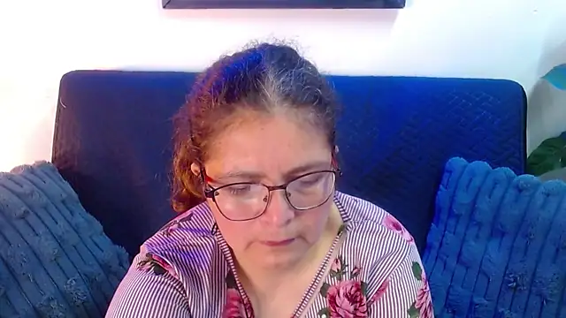 Snapshot of Linda_banks_ chatting on 05-21-26, 01:47 Linda banks online show from 05-21-26, 01:47