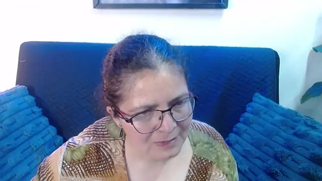 Snapshot of Linda_banks_ chatting on 04-18-26, 01:41 Linda banks online show from 04-18-26, 01:41