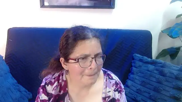 Snapshot of Linda_banks_ chatting on 04-25-26, 01:52 Linda banks online show from 04-25-26, 01:52