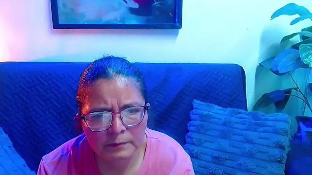 Snapshot of Linda_banks_ chatting on 05-06-26, 01:31 Linda banks online show from 05-06-26, 01:31