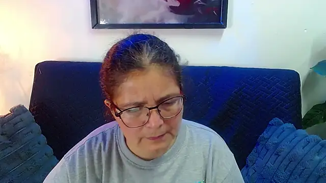 Snapshot of Linda_banks_ chatting on 05-19-26, 01:56 Linda banks online show from 05-19-26, 01:56