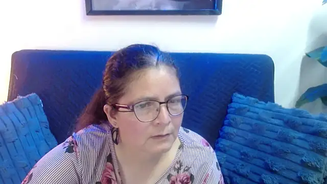 Snapshot of Linda_banks_ chatting on 04-23-26, 01:34 Linda banks online show from 04-23-26, 01:34