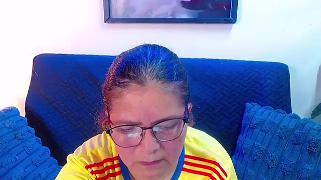 Snapshot of Linda_banks_ chatting on 04-19-26, 01:39 Linda banks online show from 04-19-26, 01:39