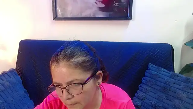 Snapshot of Linda_banks_ chatting on 05-03-26, 01:55 Linda banks online show from 05-03-26, 01:55