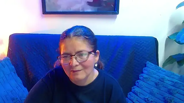 Snapshot of Linda_banks_ chatting on 05-08-26, 02:04 Linda banks online show from 05-08-26, 02:04