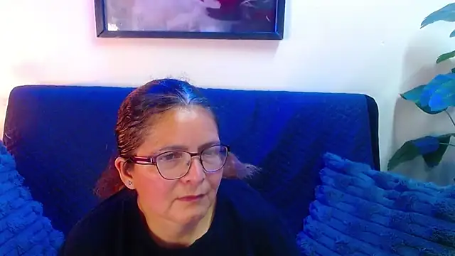 Snapshot of Linda_banks_ chatting on 04-26-26, 02:09 Linda banks online show from 04-26-26, 02:09