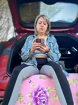 Milena-MilfaXXX online show from 04-12-26, 02:04