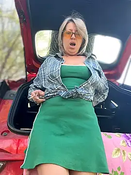 Milena-MilfaXXX online show from 04-15-26, 04:18