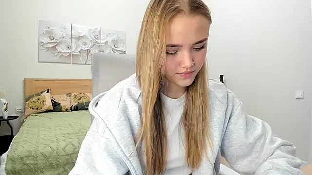 flooora 0 online show from 12-23-25, 02:33