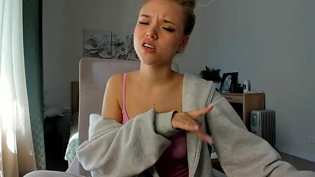 flooora 0 online show from 06-19-26, 01:33