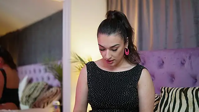 EmmaDallas online show from 11-19-25, 08:42