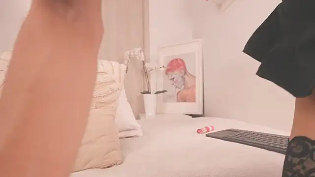 moon angels online show from 04-09-26, 12:11