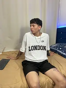 Tatiiana n Damiian online show from 11-02-25, 02:44