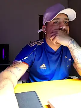 Mineirinhoot online show from 01-15-26, 02:59