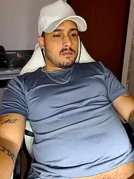 Mineirinhoot online show from 12-18-25, 03:55