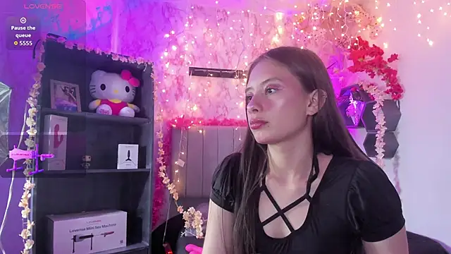 Snapshot of Scarlett21__ chatting on 02-21-26, 05:04 Scarlett21 online show from 02-21-26, 05:04