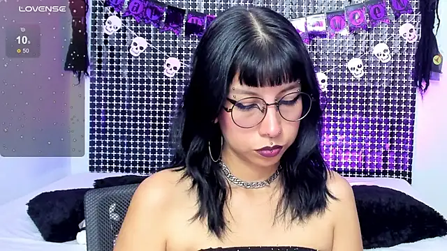 Rose 72 online show from 10-28-25, 07:35