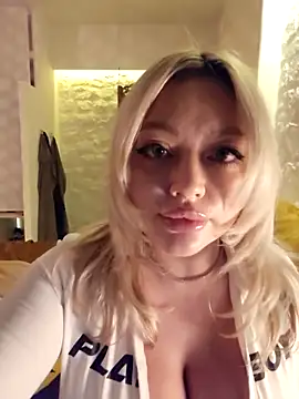 misstitmouseofficial online show from 11-24-25, 05:57