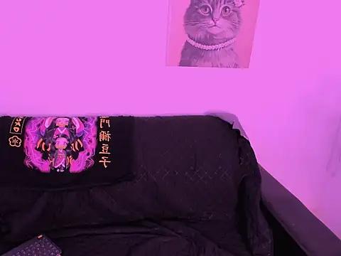 nahomy ryans online show from 11-24-25, 10:43