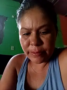 hotmom33 online show from 09-22-25, 12:00