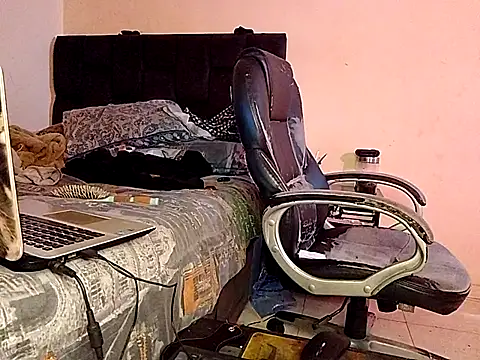 saenzjulieta1 online show from 10-12-25, 03:13