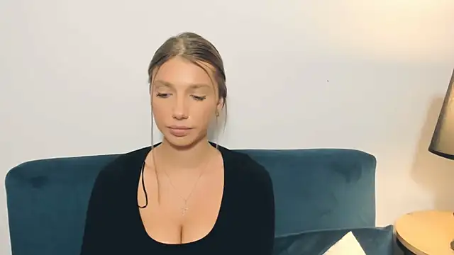 EmmaGorgeous online show from 03-09-26, 06:11